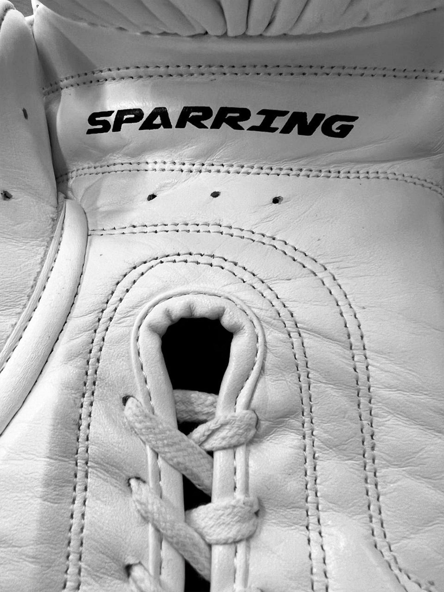 Boxing gloves for sparring with laces, genuine leather