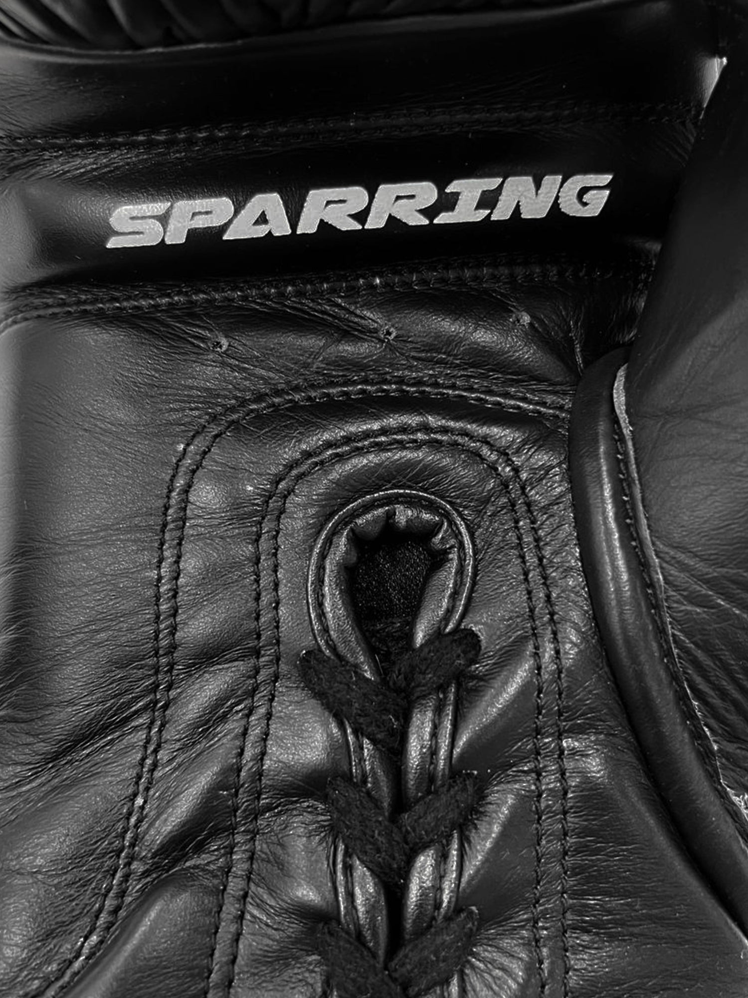 Boxing gloves for sparring with laces, genuine leather